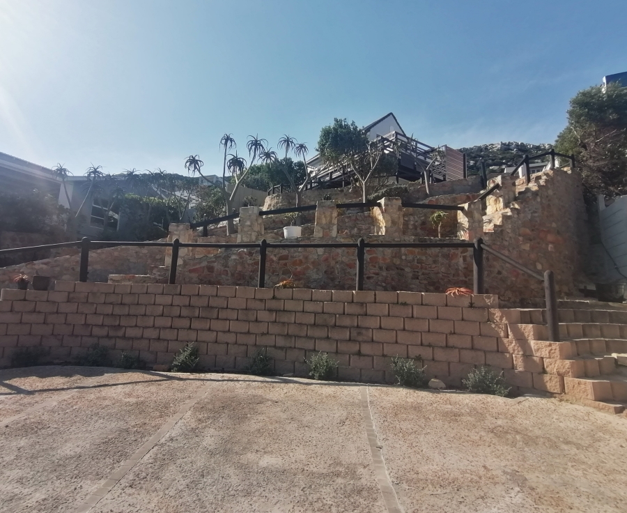 To Let 4 Bedroom Property for Rent in Glencairn Heights Western Cape